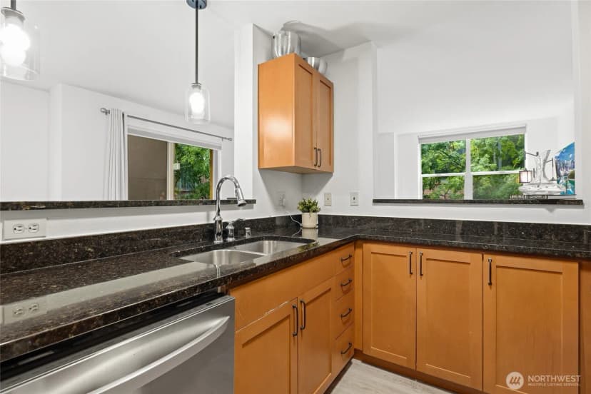Property photo for 118 107th Avenue Ne ##b115, Bellevue photo 10