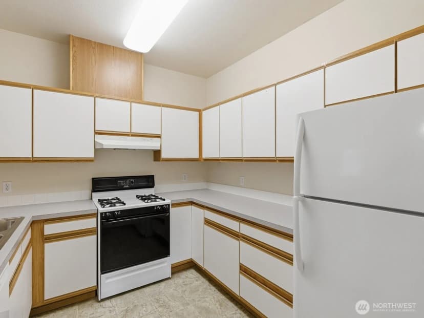 Property photo for 323 N Laventure Road #c, Mount Vernon photo 9