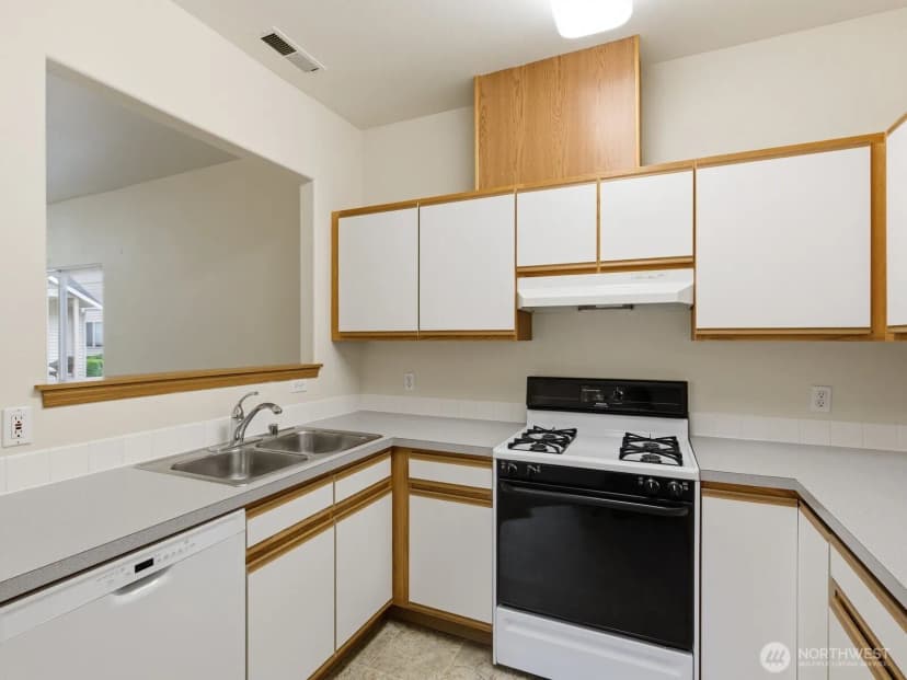 Property photo for 323 N Laventure Road #c, Mount Vernon photo 10