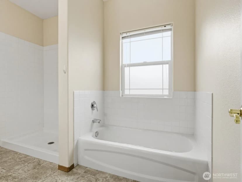 Property photo for 323 N Laventure Road #c, Mount Vernon photo 16