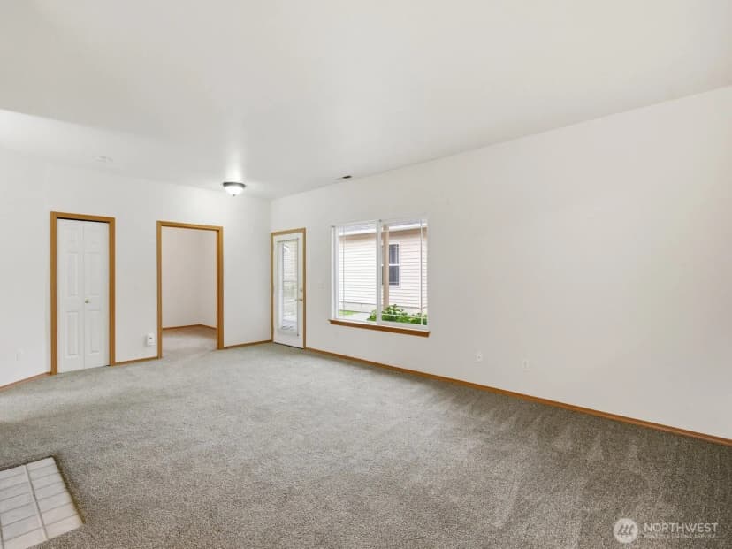 Property photo for 323 N Laventure Road #c, Mount Vernon photo 12