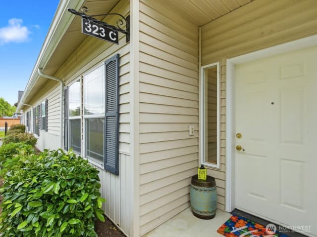 Property photo for 323 N Laventure Road #c, Mount Vernon photo 3