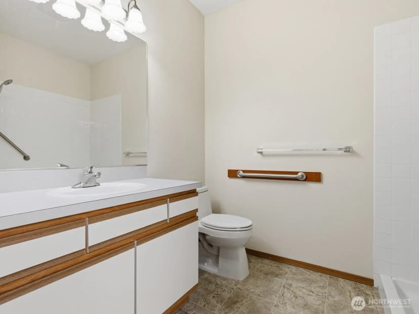 Property photo for 323 N Laventure Road #c, Mount Vernon photo 17