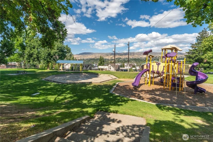 Property photo for 201 Pennsylvania Avenue #15, Wenatchee photo 30