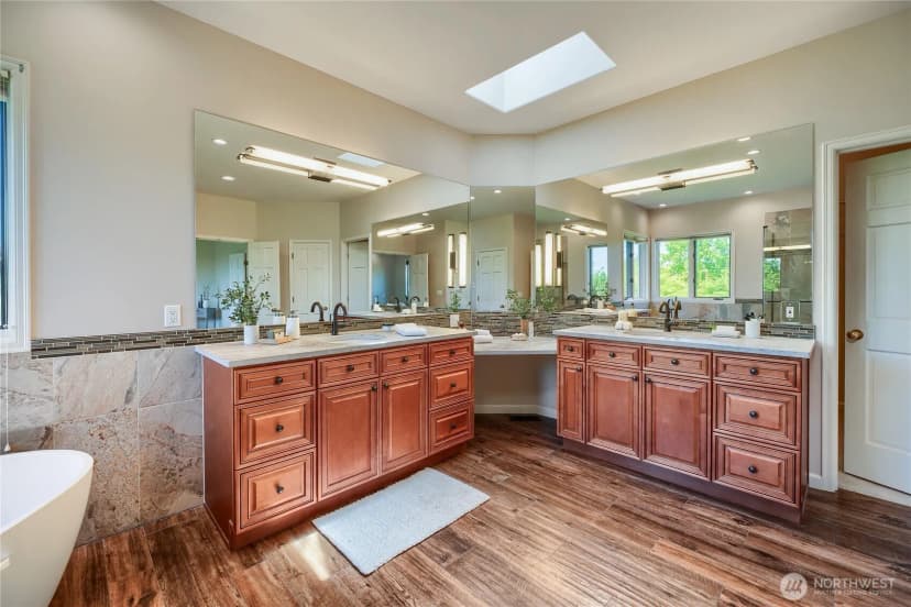 Property photo for 15810 Se 45th Place, Bellevue photo 18