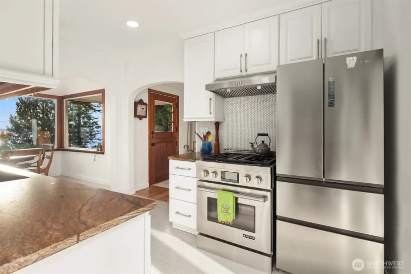Property photo for 9326 California Avenue Sw, Seattle photo 18