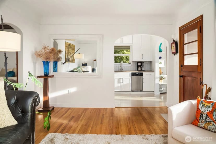 Property photo for 9326 California Avenue Sw, Seattle photo 13