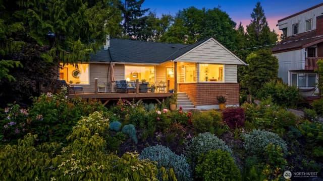 Property photo for 9326 California Avenue Sw, Seattle
