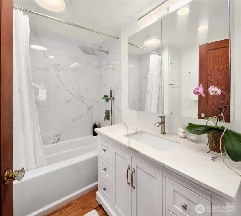 Property photo for 9326 California Avenue Sw, Seattle photo 22