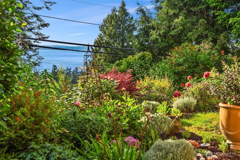 Property photo for 9326 California Avenue Sw, Seattle photo 34