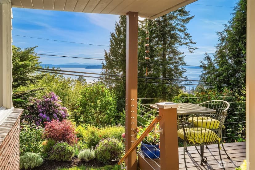 Property photo for 9326 California Avenue Sw, Seattle photo 7