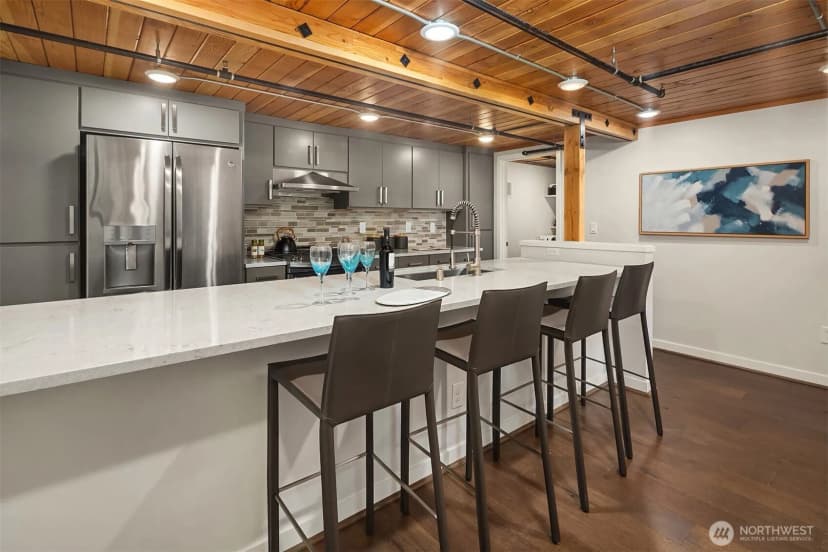Property photo for 3298 Ne 65th Street #103, Seattle photo 9