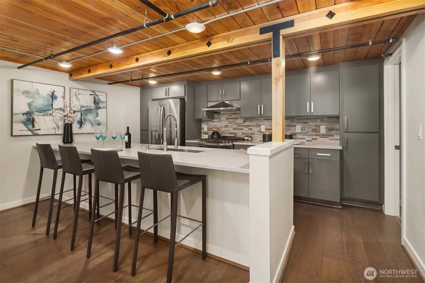 Property photo for 3298 Ne 65th Street #103, Seattle photo 8