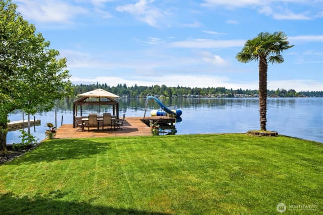 Property photo for 423 S Lake Stevens Road, Lake Stevens photo 4