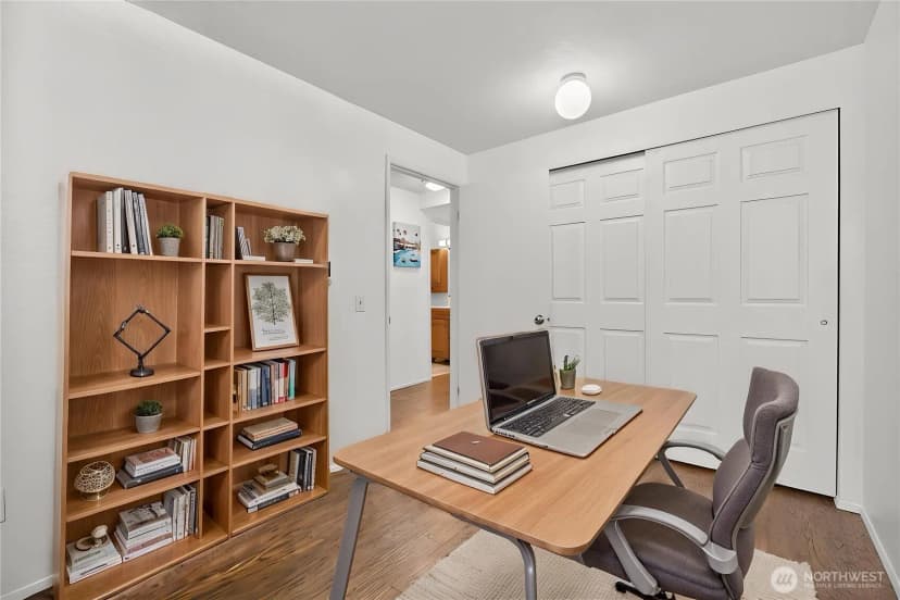 Property photo for 10037 Ne 138th Place #d2, Kirkland photo 23