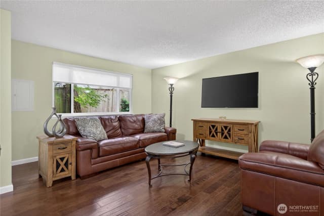 Property photo for 10037 Ne 138th Place #d2, Kirkland photo 3