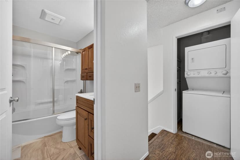 Property photo for 10037 Ne 138th Place #d2, Kirkland photo 17