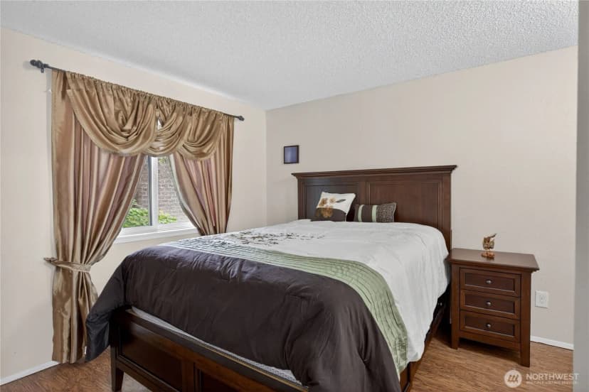 Property photo for 10037 Ne 138th Place #d2, Kirkland photo 20