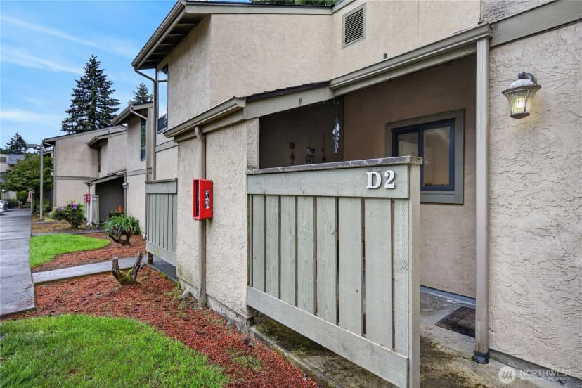 Property photo for 10037 Ne 138th Place #d2, Kirkland photo 29