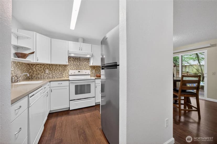 Property photo for 10037 Ne 138th Place #d2, Kirkland photo 9