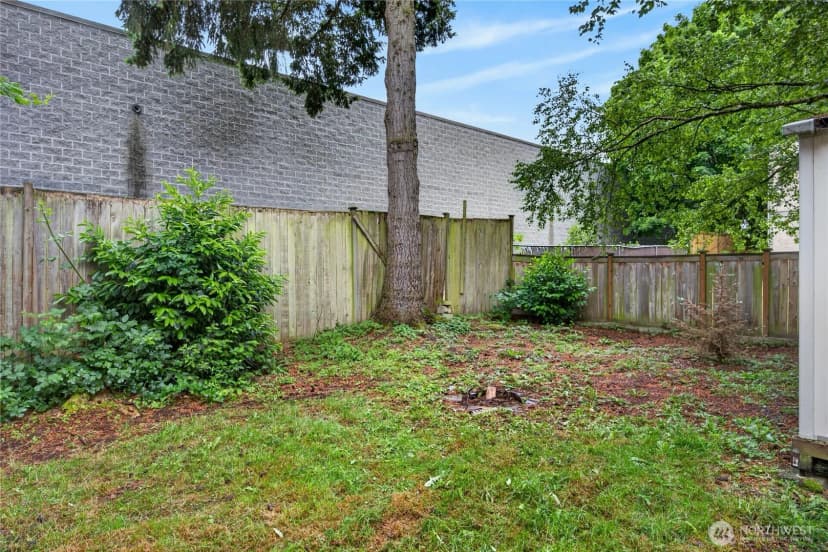 Property photo for 10037 Ne 138th Place #d2, Kirkland photo 26