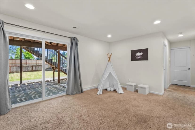 Property photo for 18711 64th Avenue W, Lynnwood photo 22