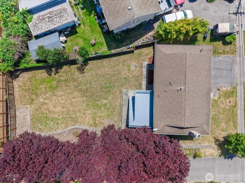 Property photo for 18711 64th Avenue W, Lynnwood photo 30