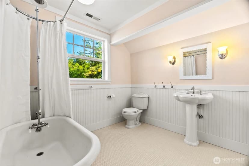 Property photo for 1800 E South Island Drive, Shelton photo 28