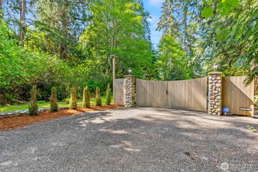 Property photo for 1800 E South Island Drive, Shelton photo 39