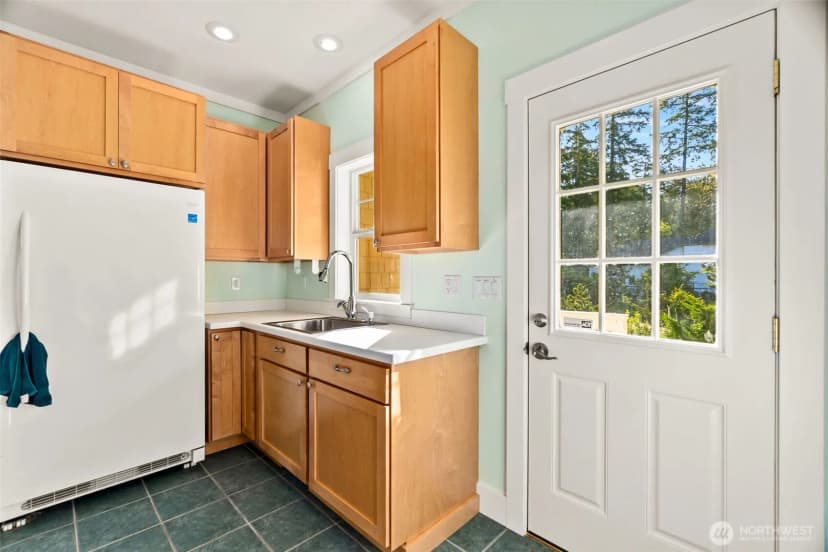 Property photo for 1800 E South Island Drive, Shelton photo 14