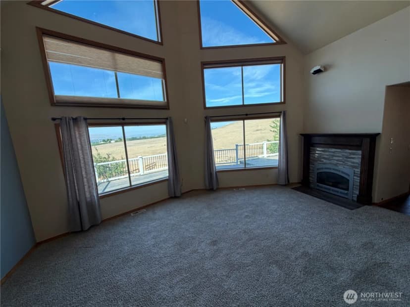 Property photo for 903 E Norman Road, Yakima photo 4