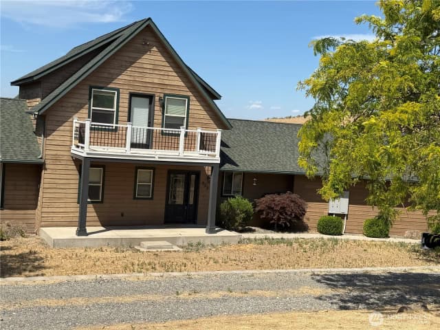 Property photo for 903 E Norman Road, Yakima photo 2