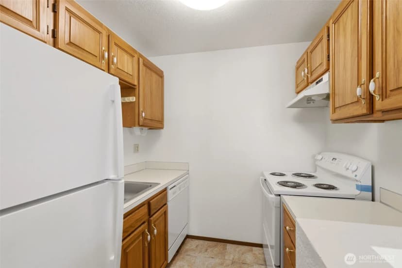 Property photo for 3024 Ne 143rd Street #301, Seattle photo 8