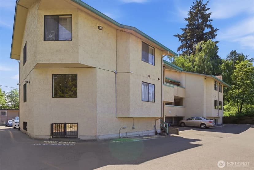 Property photo for 3024 Ne 143rd Street #301, Seattle photo 16