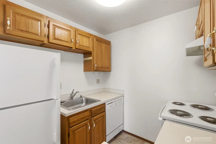 Property photo for 3024 Ne 143rd Street #301, Seattle photo 7