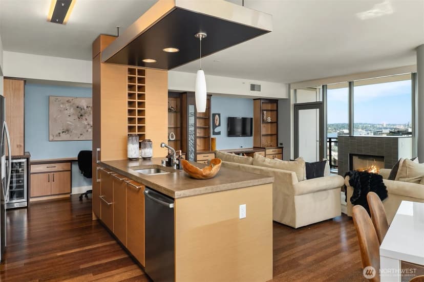 Property photo for 820 Blanchard Street #1605, Seattle photo 11