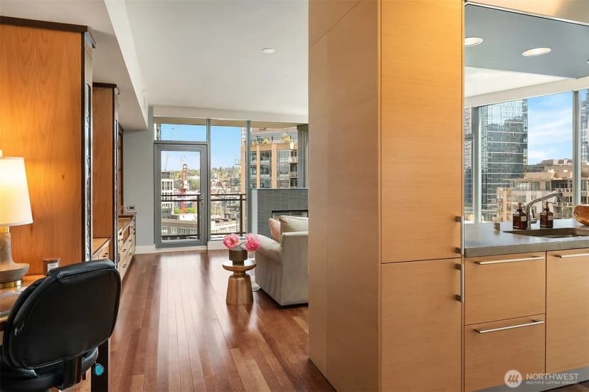 Property photo for 820 Blanchard Street #1605, Seattle photo 17