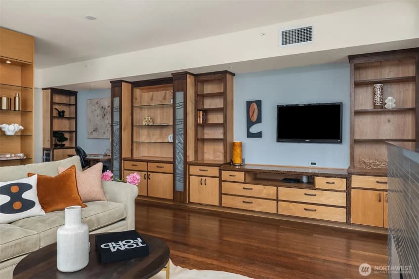 Property photo for 820 Blanchard Street #1605, Seattle photo 8