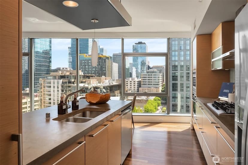 Property photo for 820 Blanchard Street #1605, Seattle photo 16