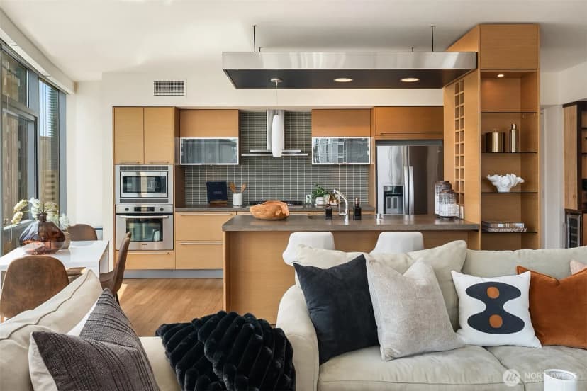 Property photo for 820 Blanchard Street #1605, Seattle photo 7