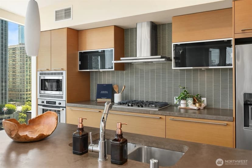 Property photo for 820 Blanchard Street #1605, Seattle photo 15