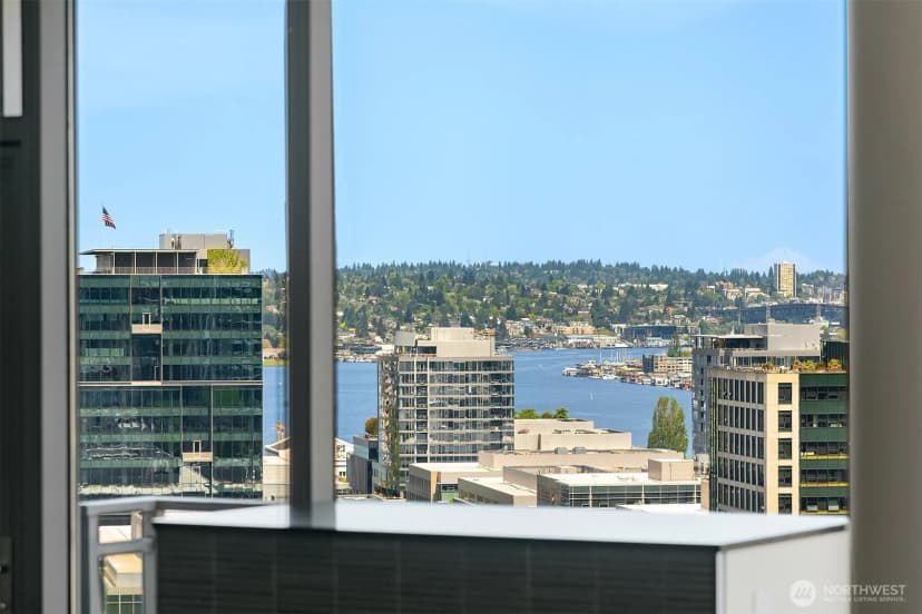 Property photo for 820 Blanchard Street #1605, Seattle photo 4