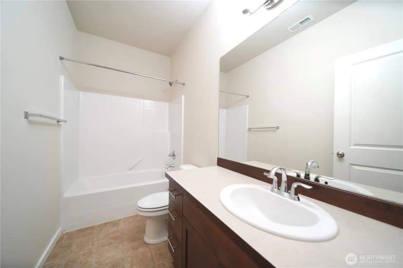 Property photo for 4241 R Street Ne, Auburn photo 5