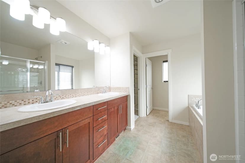 Property photo for 4241 R Street Ne, Auburn photo 15