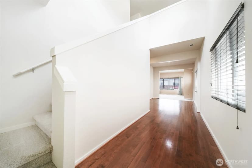 Property photo for 4241 R Street Ne, Auburn photo 2