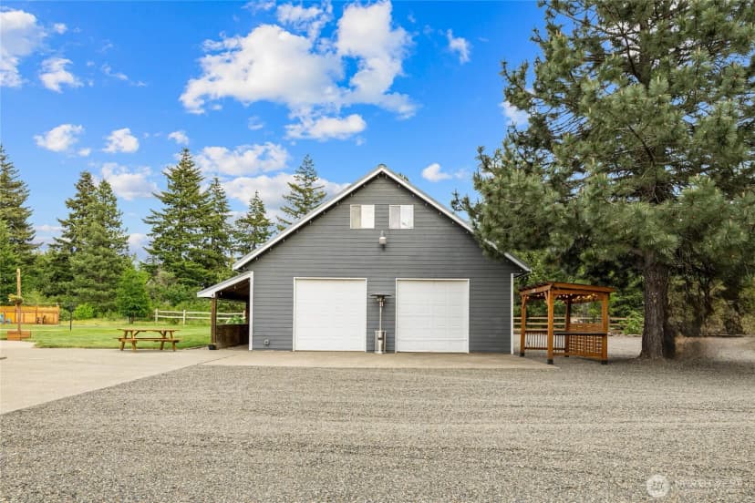 Property photo for 5911 Nelson Siding Road, Cle Elum photo 3
