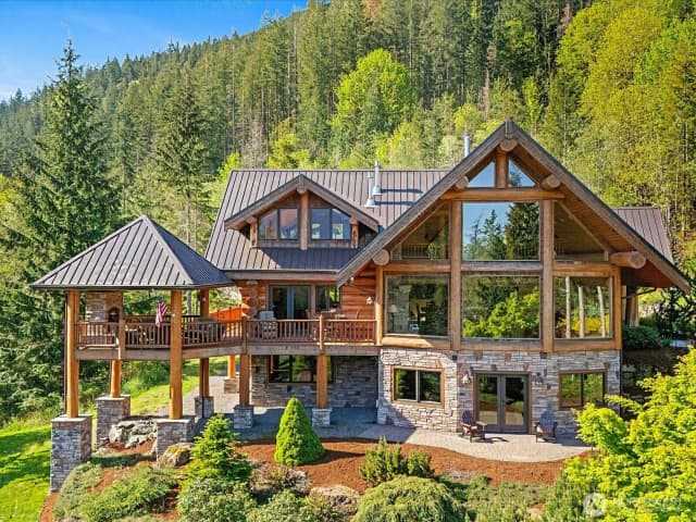 Property photo for 16323 Reserve Drive Se, North Bend