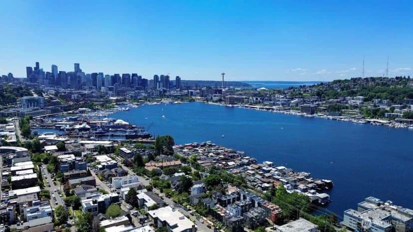 Property photo for 2366 E Yale Avenue E, Seattle photo 6