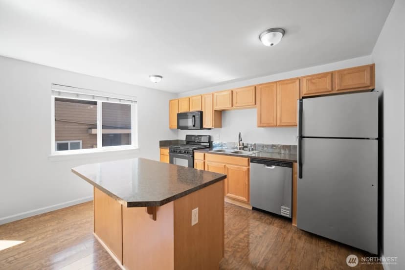 Property photo for 2366 E Yale Avenue E, Seattle photo 17
