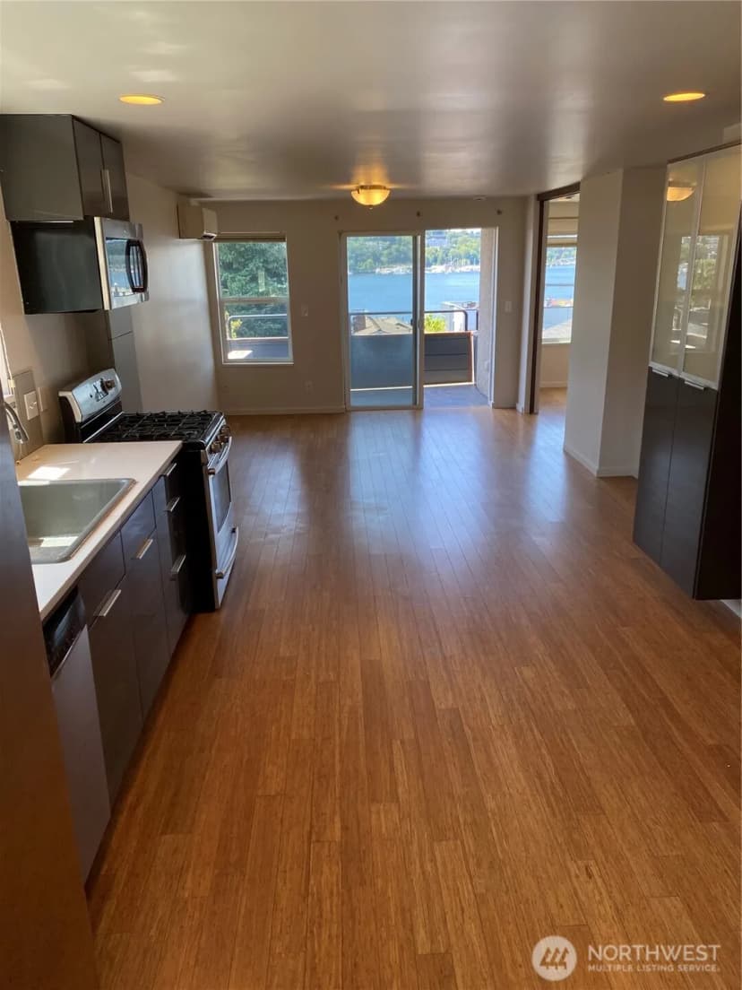 Property photo for 2366 E Yale Avenue E, Seattle photo 11